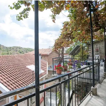 Maros Village House In Kato Platres Limassol